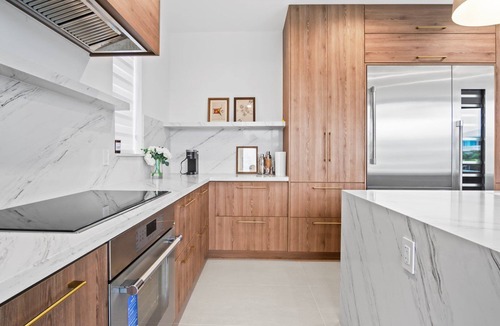 Venetian Shores House | Luxury Waterfront Escape- Brand New Home In Venetian Shores