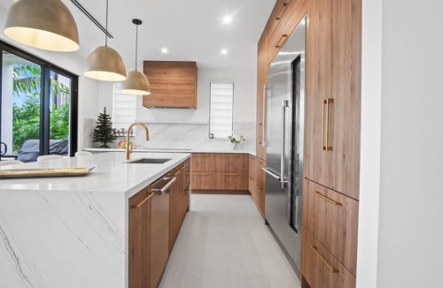 Venetian Shores House | Luxury Waterfront Escape- Brand New Home In Venetian Shores