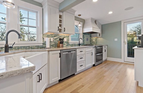 Barrington House | Luxury waterfront home with breathtaking views in Barrington