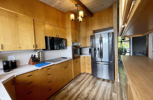 Grapeview House | Luxury Waterfront home in Grapeview, private beach, kayaks and so much more!