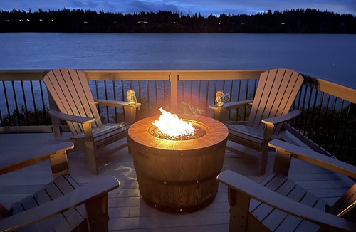 Grapeview House | Luxury Waterfront home in Grapeview, private beach, kayaks and so much more!
