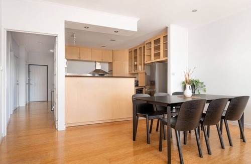 Launceston CBD Apartment | Luxury Waterfront Stay!