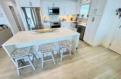Crystal River House | Luxury Waterfront Oasis Scallop, Fish, Kayak, Breathtaking Views, Private Dock