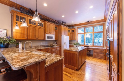 Idlewild House | Luxury Waterfront Retreat in Southern Door