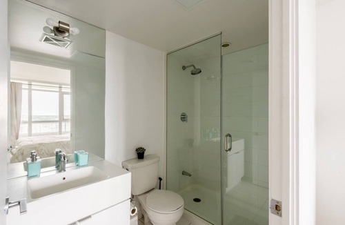 CityPlace Apartment | Luxury WaterFront View & Free Parking