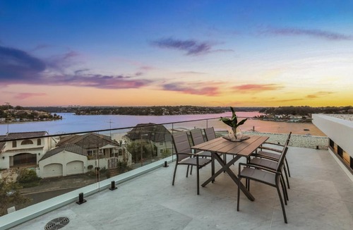 Kyle Bay House | Luxury Waterside Home