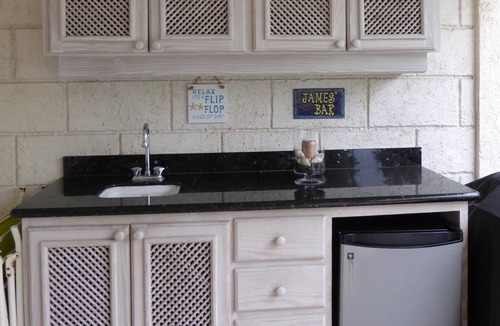 Prospect Apartment | Luxury West Coast 3 Bed Apartment with Private Pool and Path to Beach
