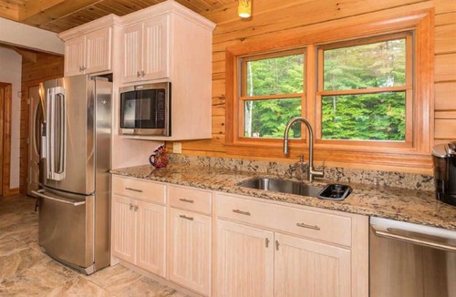 Thornton House | Luxury White mountains log home - near Owl’s nest, Loon, Waterville w in-law Apt