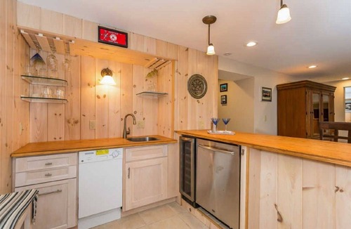 Thornton House | Luxury White mountains log home - near Owl’s nest, Loon, Waterville w in-law Apt