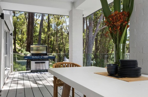 Macmasters Beach House | Luxury Winter Escape - 4 Bedroom house at Macs Beach