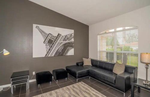 Inverness House | Luxury with a pool