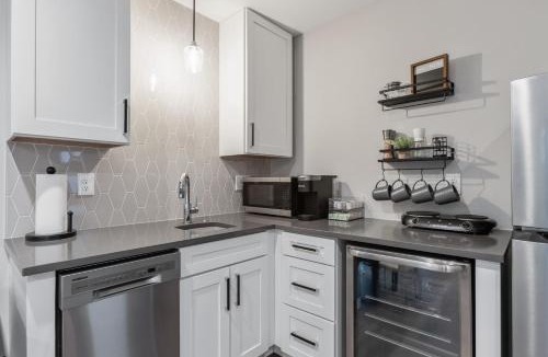 Sunnyside House | LuxuryDenver Studio w Hot Tub 2 Mi to Downtown