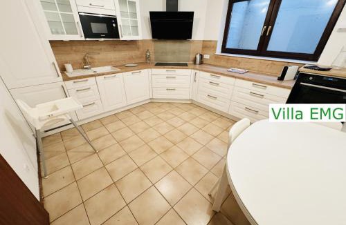 Scheuern Apartment | Luxus Ferienhaus Villa Gernsbach mit Sauna, Garten, Kamin bis 22 Personen
