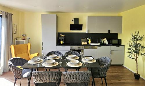 Netphen Apartment | Luxus-Penthouse mit Panorama-View
