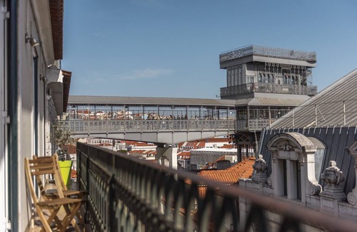 Sacramento Apartment | LV Premier Chiado CH1- Balcony, Central, Elevator