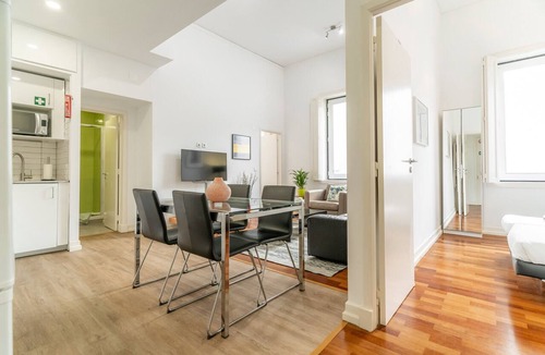 Sacramento Apartment | LV Premier Chiado CH8- comfortable, AC, lifts