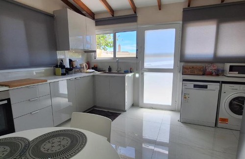 Episkopi Apartment | Lydia's Sea View - 2 bed House
