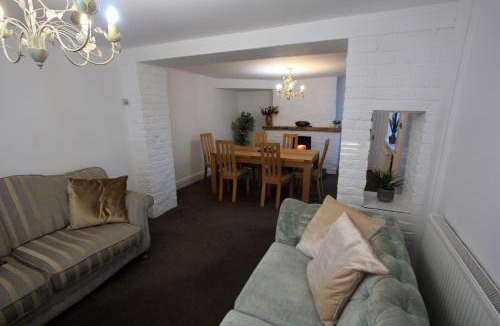 Lymm House | Lymm Cottage