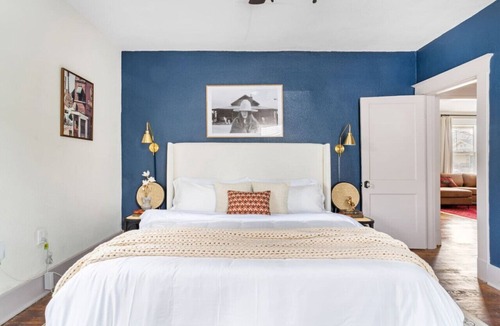 Crosstown House | Lyndale Ave Draft Listing