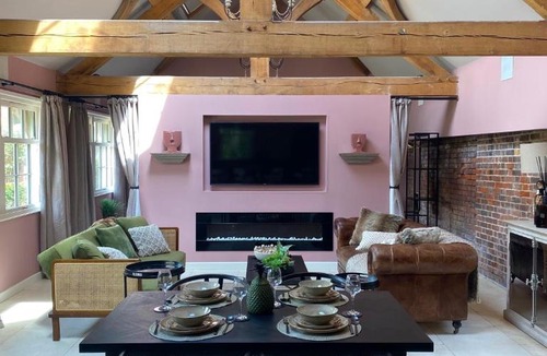Thetford House | Lynford Holiday Cottages nestled in the heart of Thetford Forest
