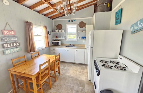 Stanhope Cottage | Lyons Cottages - Cottage #5, 2BR Walk to the Beaches of Stanhope National Park!