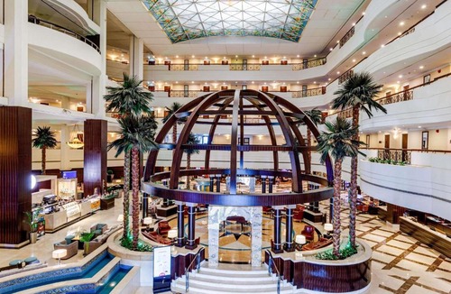 Garhoud Hotel | Mövenpick Grand Al Bustan