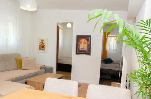 Podmaine House | M Apartment