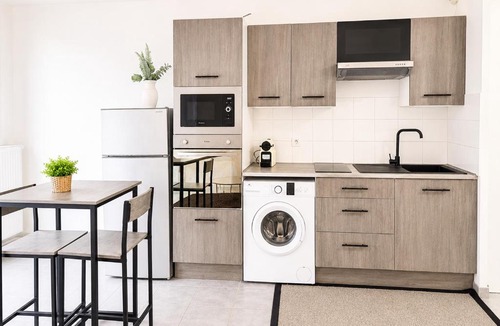 Annemasse Apartment | M012 Marquer joli studio
