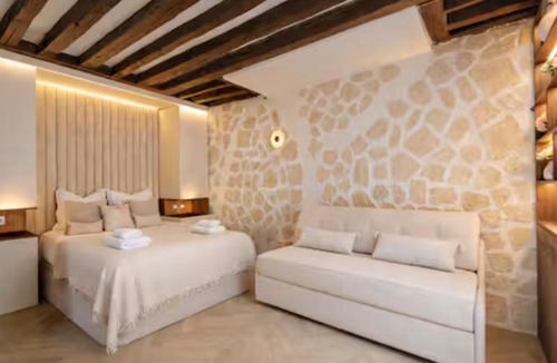 3rd Arrondissement Apartment | M1 - Magnificent Studio in Le Marais's Heart