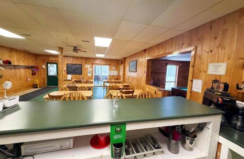 Madawaska Ski Chalet | M1 Spacious Lodge Madawaska Ideal for GroupsTrails