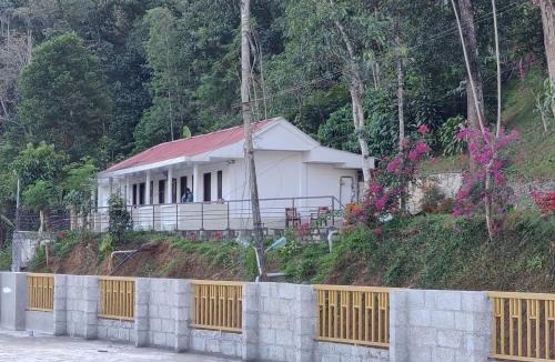 Kunchithanny Cabin | M3 Homes