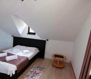Predeal House | M7 Villa Bed& Bistro