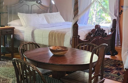 Kalapana Bed & Breakfast | Ma'ukele Lodge