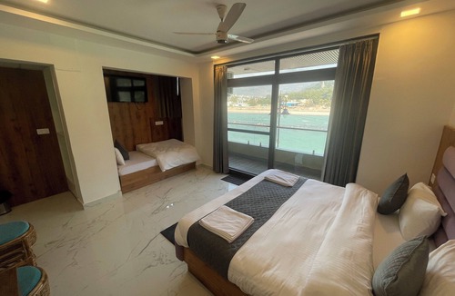 Rishikesh Hotel | Maayaa inn by Ganges