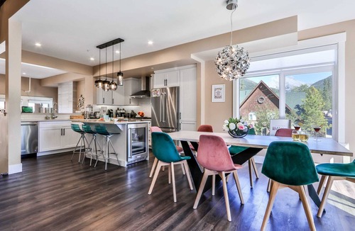 Canmore Condo | ⭐Macaron by Samsara Resort|Private Hot Tub|Private Entry|Panorama Top View|4B+5BH (BL# RES-10673)