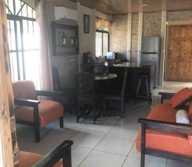 Ciudad Cortes Bed & Breakfast | Macaws Villa