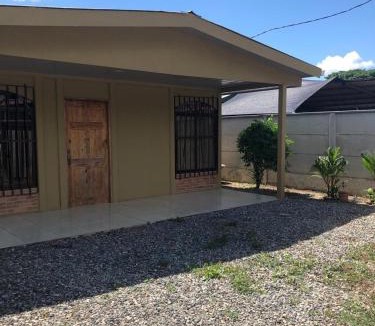 Ciudad Cortes Bed & Breakfast | Macaws Villa