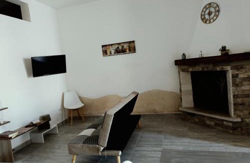 Erchie House | Macchialuru Home & Relax
