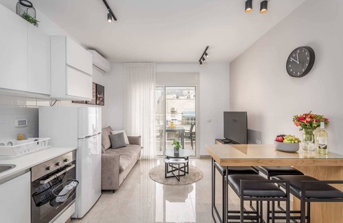 Nachlaot Apartment | Machane Yehuda 10 - One Bedroom Apartment, Sleeps 4