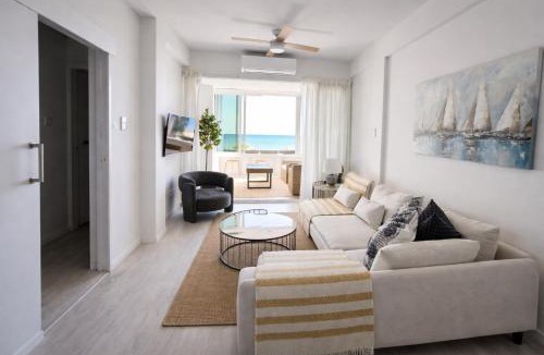 Larnaca Apartment | Mackenzie Beachfront Panorama