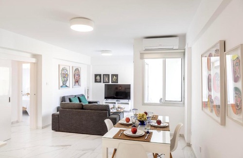 Larnaca Apartment | Mackenzie Leo Seafront Suite
