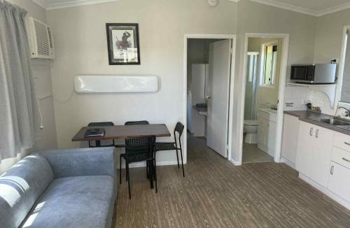 Maclean Hotel | Maclean Riverside Cabin Park