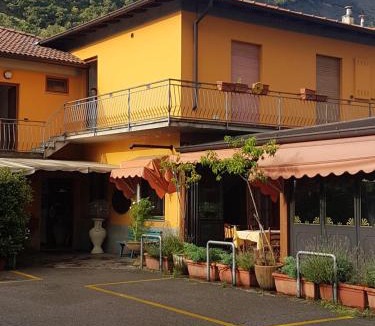 Sarnico Bed & Breakfast | Macloud pub B&B