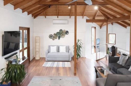 Macmasters Beach House | Macmasters Beach Coastal 3 bedroom Retreat with filtered ocean views