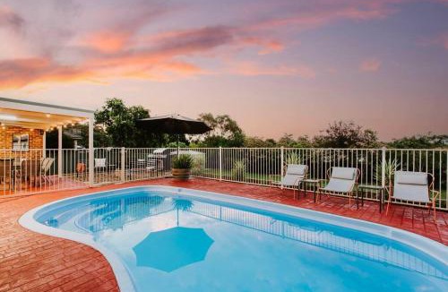 Central Mudgee House | Macquarie Manor - Experience Grand Country Living