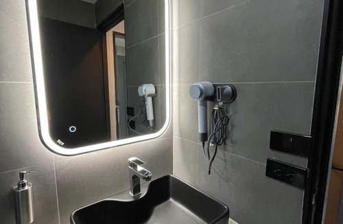 Chana Songkhram Hostel | Mad Monkey Bangkok Hostel - Adults Only