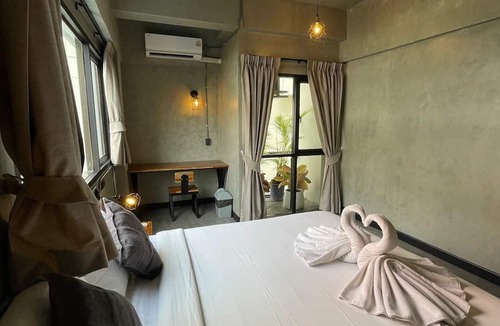 Chana Songkhram Hostel | Mad Monkey Bangkok Hostel - Adults Only