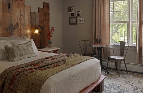 Waitsfield Hotel | Mad River Barn