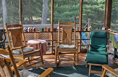 La Pointe House | Madeline Island’s south shore offers a cozy lakeside retreat