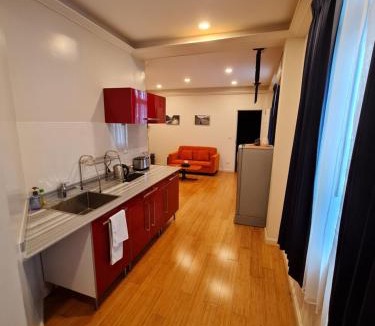 Thung Maha Mek House | Maderla